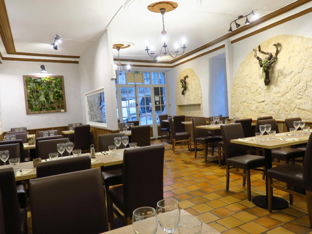 La Taverne De L'Escuelle Saint-Guilhem-le-Desert Exterior photo